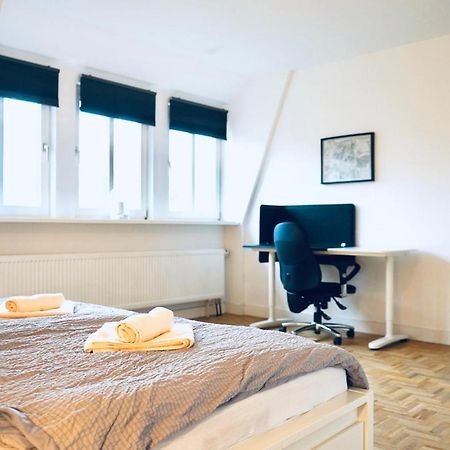 Geraeumiges Wohnen Fuer 7 Personen- Parkplatz- Waschmaschine- 3 Schlafzimmer ウォルフスブルク エクステリア 写真