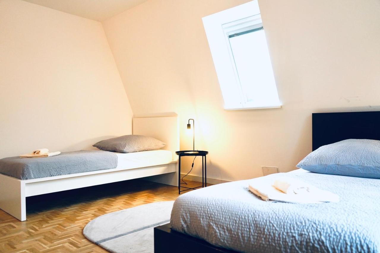 Geraeumiges Wohnen Fuer 7 Personen- Parkplatz- Waschmaschine- 3 Schlafzimmer ウォルフスブルク エクステリア 写真